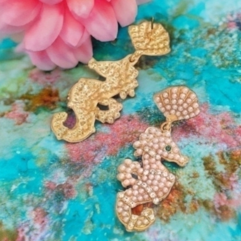 BETSEY JOHNSON PEARL SEAHORSE EARRINGS 2